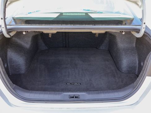 Used 2025 Nissan Altima 2.5 SV image 24