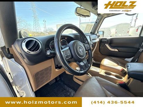 Used 2014 Jeep Wrangler Unlimited Sahara w/ Connectivity Group image 11