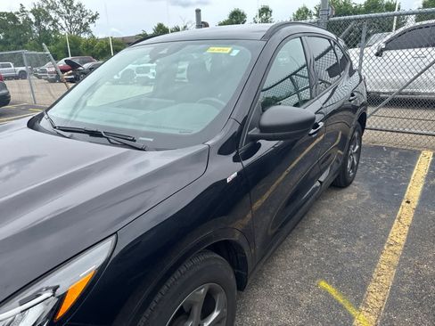 Used 2024 Ford Escape ST-Line w/ Tech Pack #1 AWD/4WD image 18