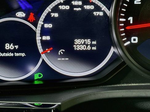 Certified 2023 Porsche Cayenne Platinum Edition AWD/4WD image 28