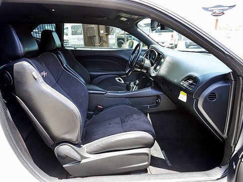 Used 2015 Dodge Challenger R/T Scat Pack w/ Scat Pack Appearance Package RWD image 12