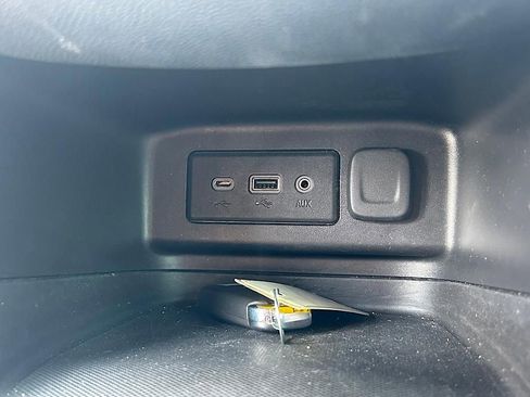 Used 2020 Chevrolet Equinox LT image 21