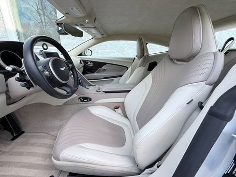 Used 2017 Aston Martin DB11 V12 image 14