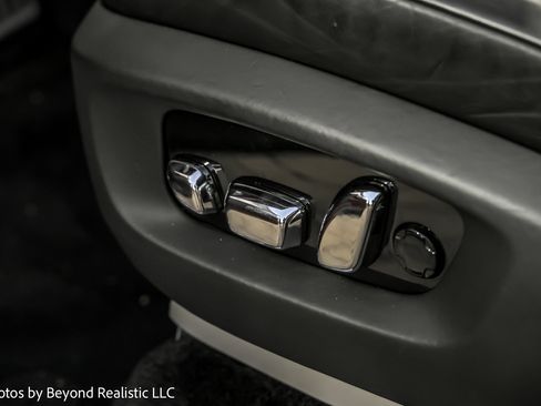 Used 2021 Rolls-Royce Cullinan Black Badge image 30