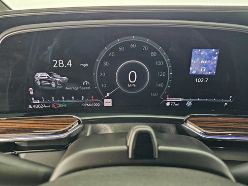 Used 2023 Cadillac Escalade Premium Luxury AWD/4WD image 24