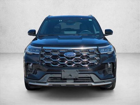 Used 2025 Ford Explorer Platinum w/ LUX Leather Package image 2