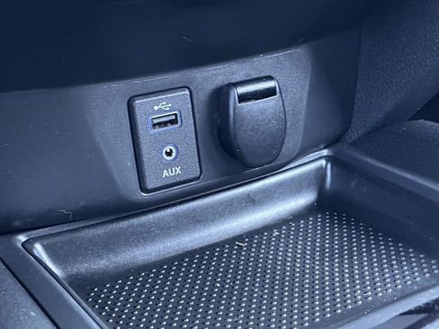 Used 2017 Nissan Rogue SV image 30