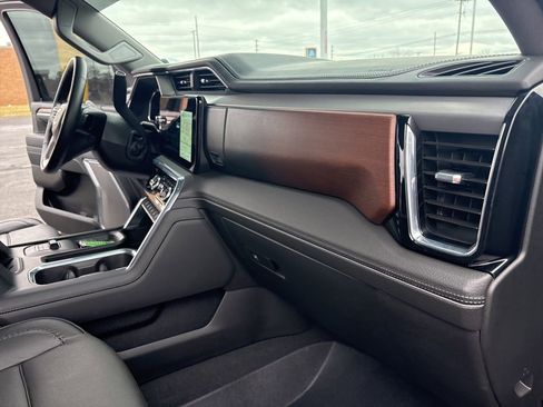 Used 2024 GMC Sierra 2500 Denali w/ Denali Reserve Package image 30