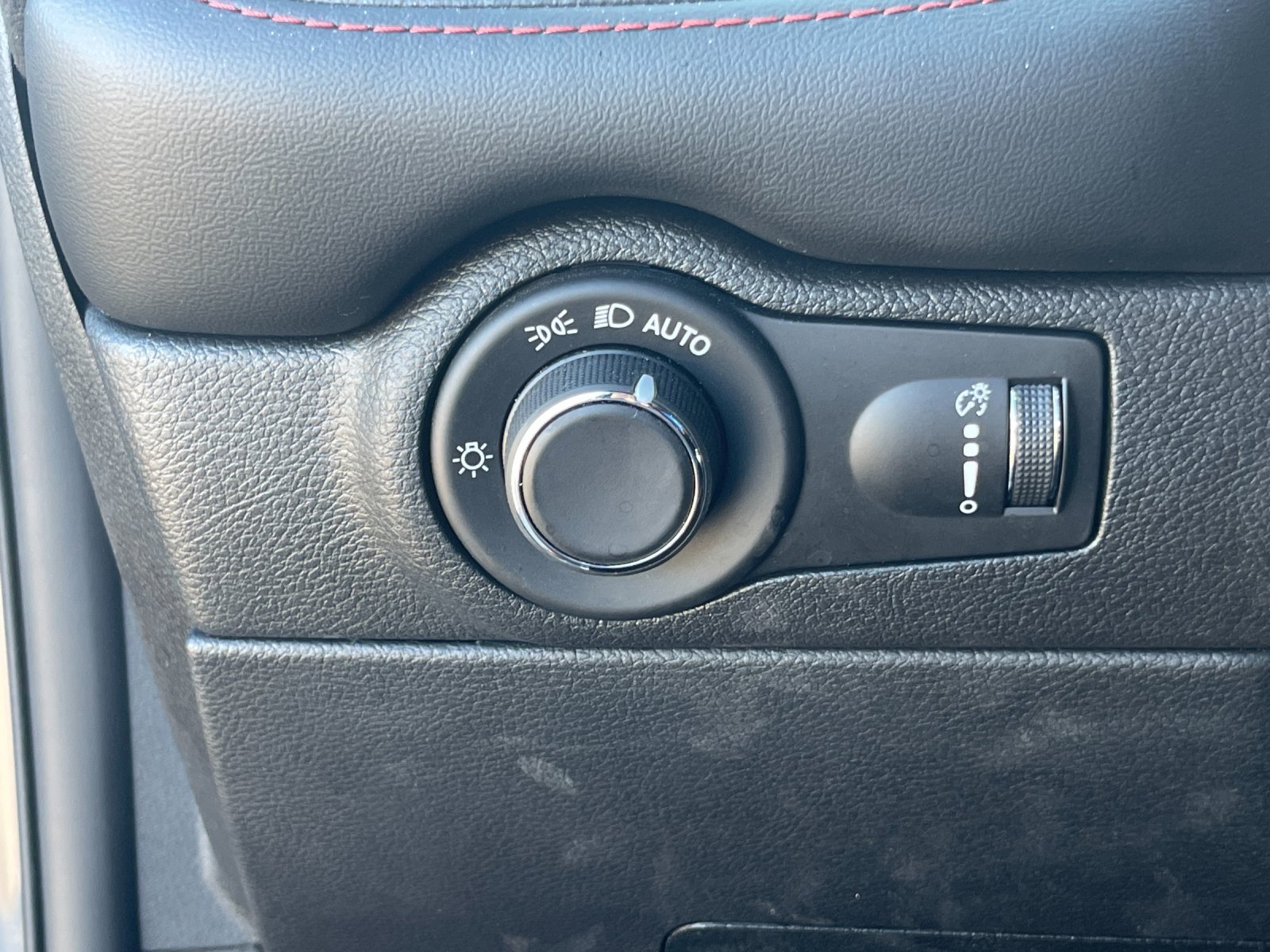 Used 2025 Dodge Durango R/T AWD/4WD image 30