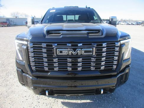 New 2026 GMC Sierra 2500 Denali Ultimate image 12