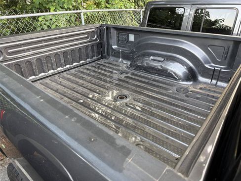 Used 2022 RAM 2500 Big Horn w/ Level C Equiment Group AWD/4WD image 4