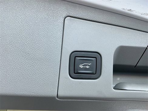 Certified 2023 Cadillac XT5 Premium Luxury w/ LPO, Floor Liner Package image 15