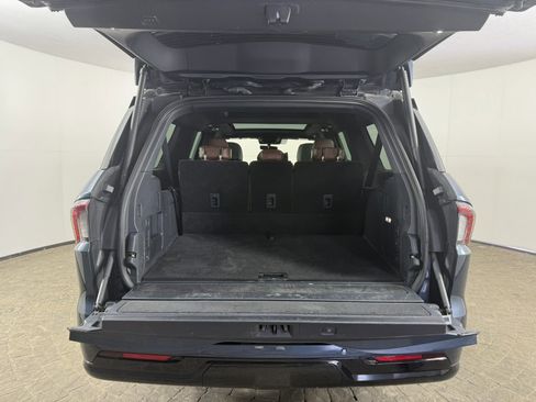 Used 2025 Lincoln Navigator L Reserve image 7