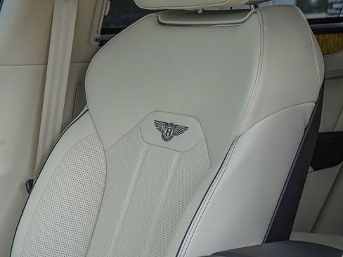 Certified 2023 Bentley Bentayga AWD/4WD image 22