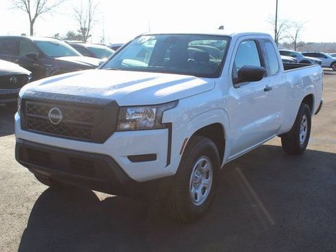 Used 2024 Nissan Frontier S w/ S Utility Package image 8