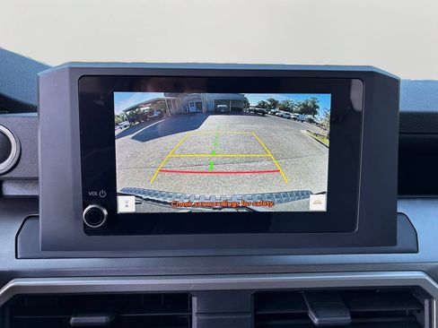 Used 2025 Toyota 4Runner SR5 AWD/4WD image 26