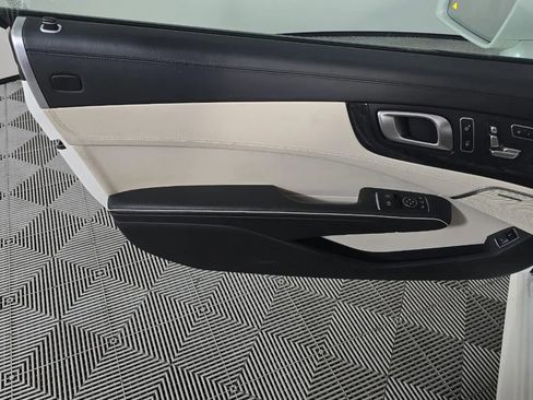 Used 2020 Mercedes-Benz SL 550 image 9