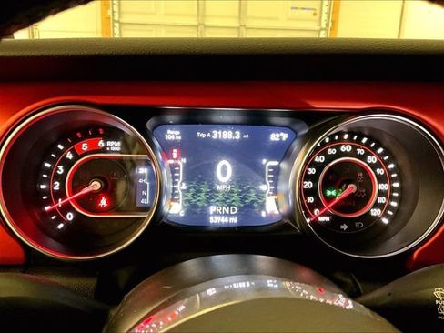 Used 2022 Jeep Wrangler Unlimited Rubicon w/ Cold Weather Group AWD/4WD image 19