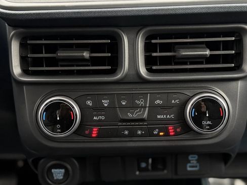 Used 2024 Ford Maverick Lariat w/ Black Appearance Package image 35