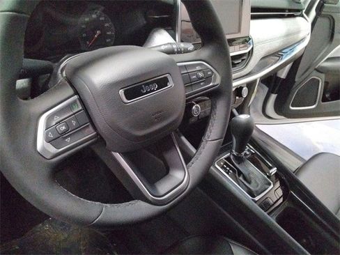 New 2026 Jeep Compass Latitude image 26