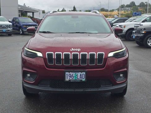 Used 2019 Jeep Cherokee Latitude w/ Cold Weather Group AWD/4WD image 5
