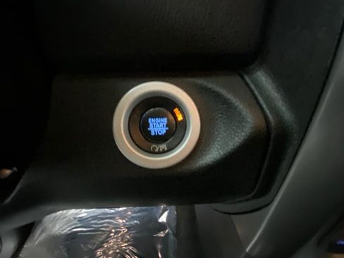 Used 2017 RAM 1500 Sport w/ Sublime Green Sport Package image 31