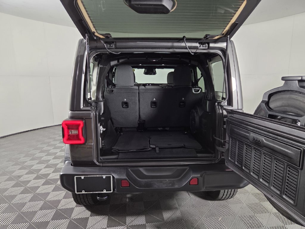 Used 2026 Jeep Wrangler Unlimited Sahara AWD/4WD image 25