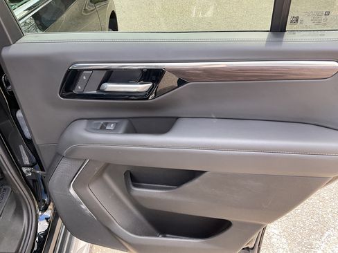 Used 2025 Chevrolet Tahoe LT AWD/4WD image 22