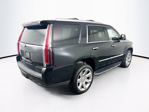 Used 2018 Cadillac Escalade Luxury image 9
