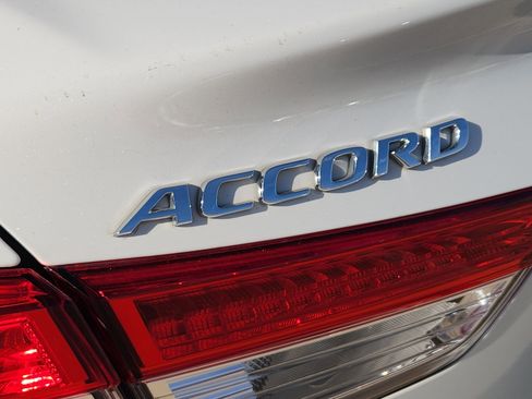 Used 2021 Honda Accord EX-L image 13