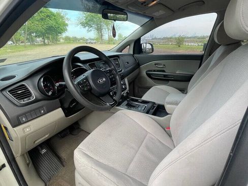 Used 2016 Kia Sedona LX w/ LX Convenience Package FWD image 5