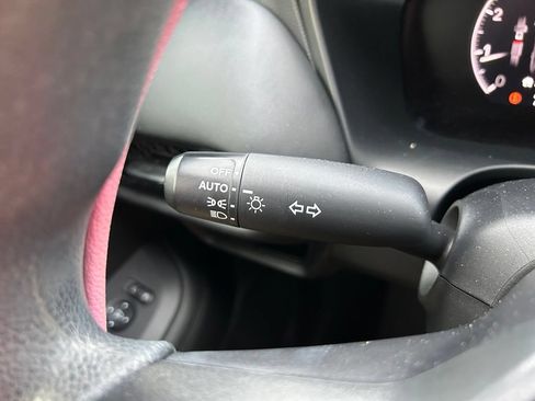 Used 2024 Honda HR-V LX image 21