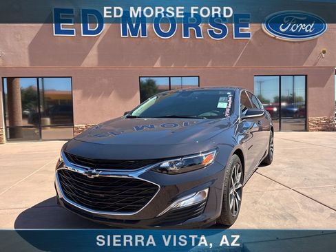 Used 2025 Chevrolet Malibu RS FWD image 1