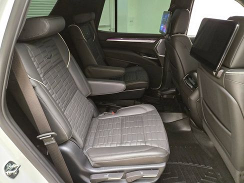 Used 2025 Cadillac Escalade V AWD/4WD image 25