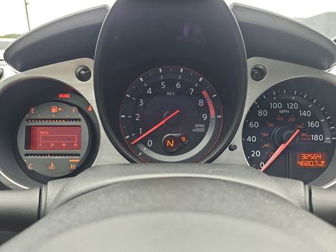 Used 2020 Nissan 370Z Coupe RWD image 19