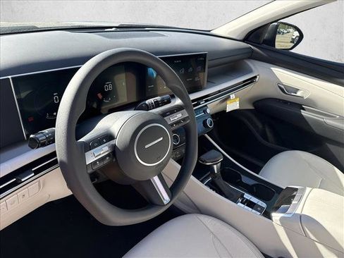 New 2026 Hyundai Tucson SEL image 3