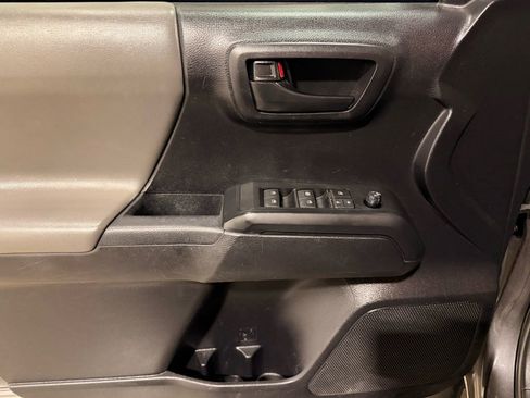 Used 2019 Toyota Tacoma SR w/ SR Convenience Package image 15