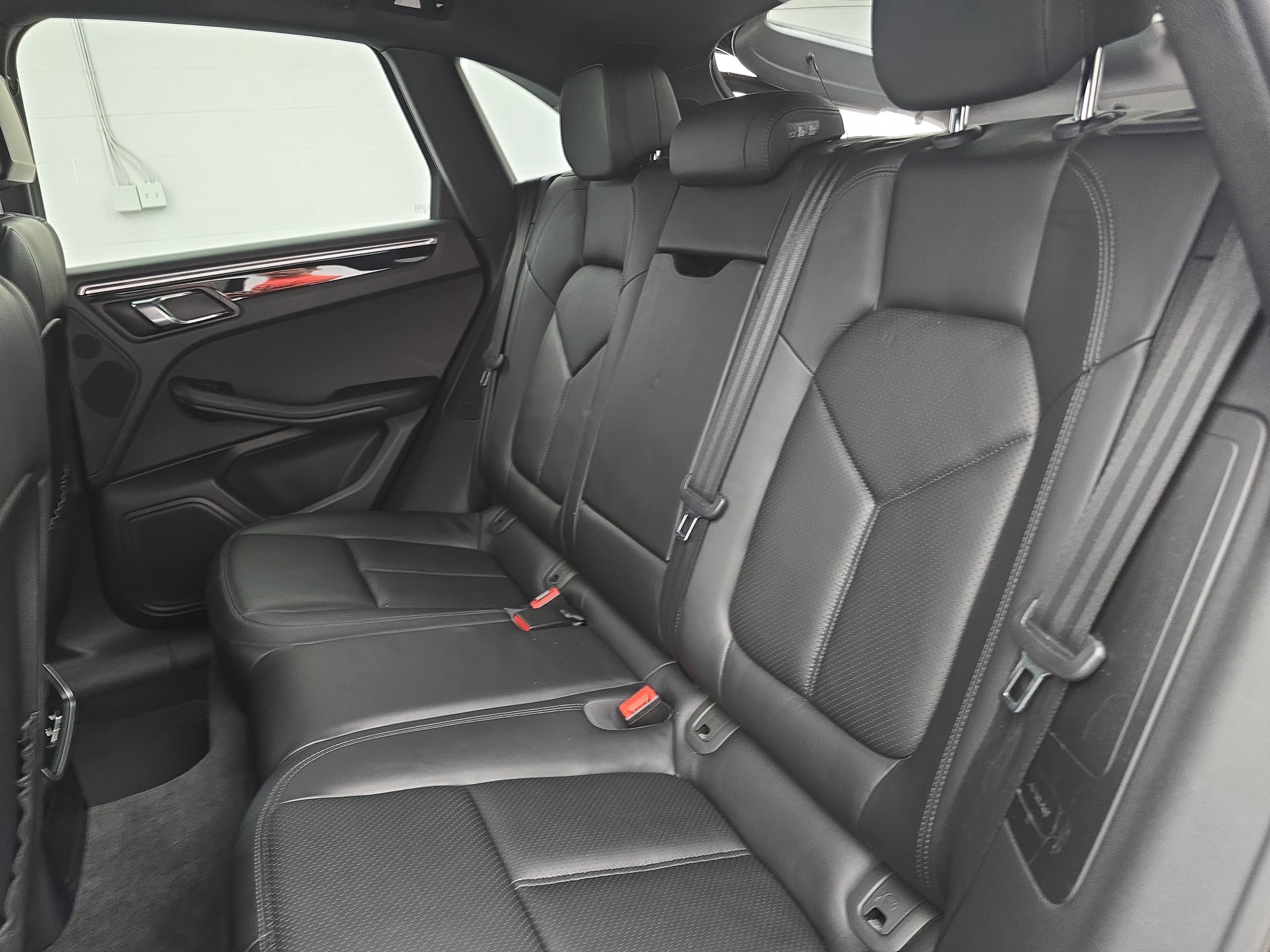 Certified 2016 Porsche Macan S AWD/4WD image 16