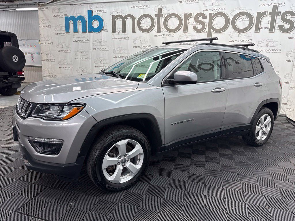 Used 2019 Jeep Compass Latitude w/ Cold Weather Group AWD/4WD image 2
