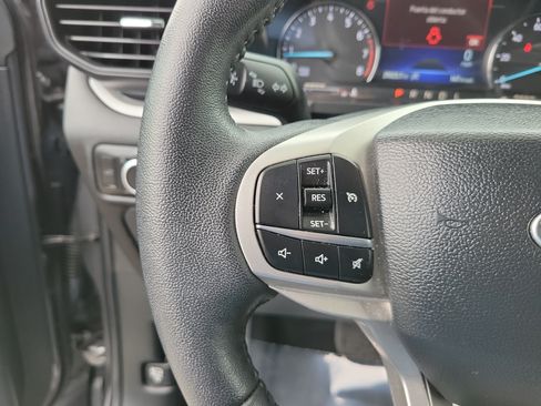 Certified 2024 Ford Explorer XLT RWD image 22