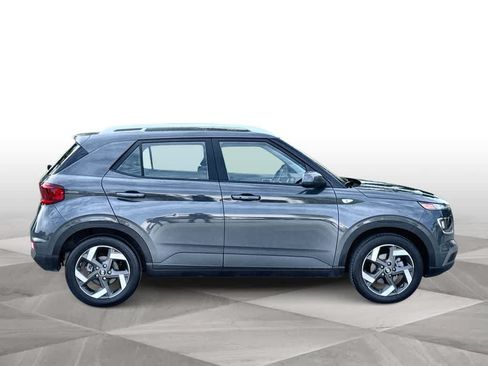 Used 2025 Hyundai Venue SEL FWD image 9