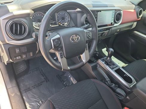 Used 2022 Toyota Tacoma SR5 RWD image 13