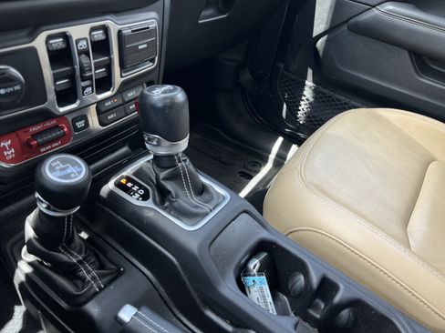 Used 2018 Jeep Wrangler Unlimited Rubicon AWD/4WD image 26