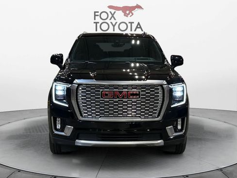 Used 2021 GMC Yukon Denali w/ Denali Premium Package image 9