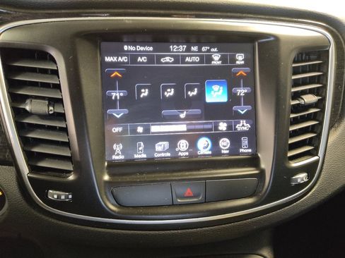 Used 2015 Chrysler 200 C w/ Navigation & Sound Group I image 25