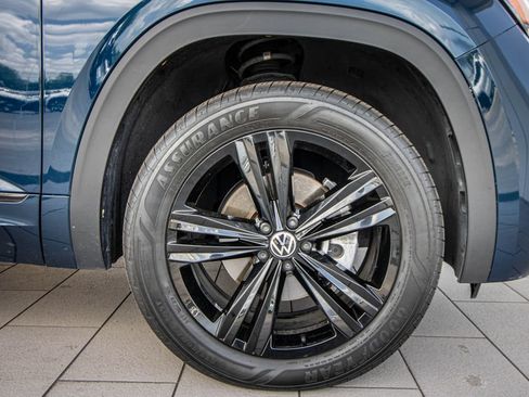 Used 2023 Volkswagen Atlas Cross Sport SEL R-Line AWD/4WD image 5