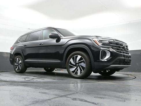 Used 2024 Volkswagen Atlas SEL AWD/4WD image 24