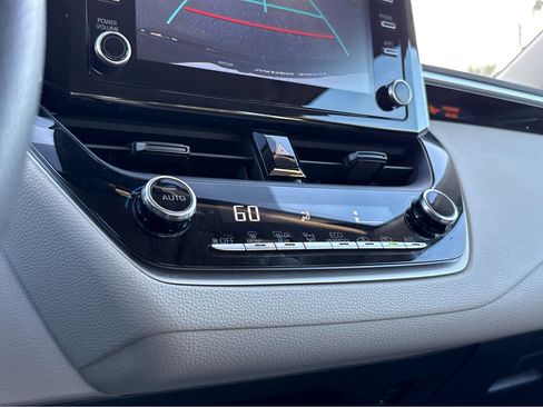 Used 2020 Toyota Corolla LE image 6