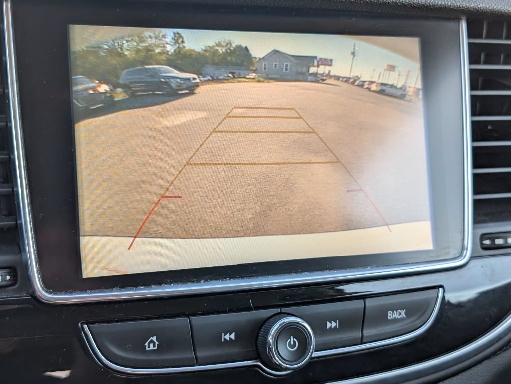 Used 2018 Buick Encore Essence FWD image 20
