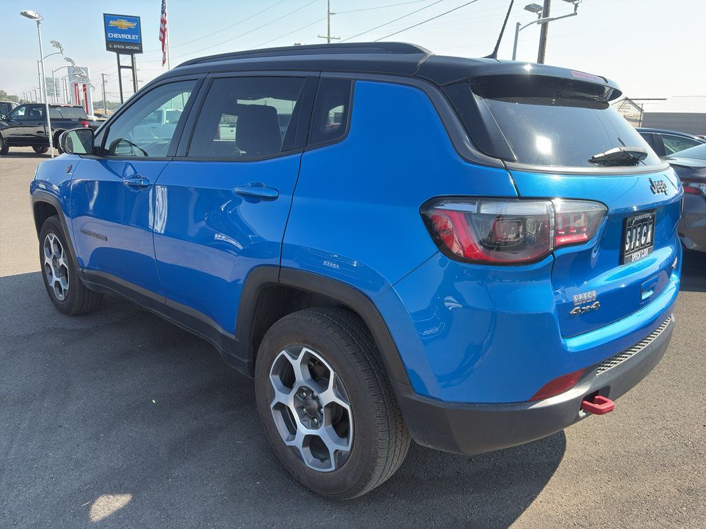 Used 2022 Jeep Compass Trailhawk w/ Trailhawk Convenience Group AWD/4WD image 5